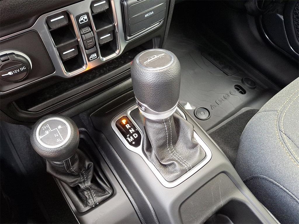 new 2025 Jeep Gladiator car, priced at $49,425