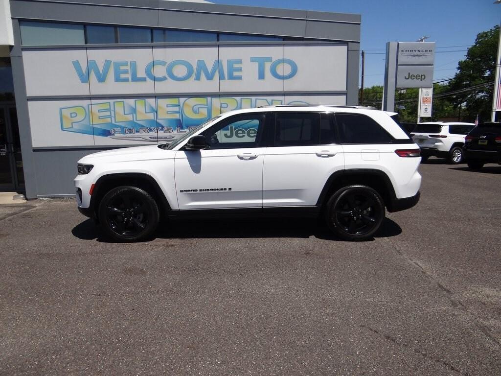 used 2022 Jeep Grand Cherokee car, priced at $35,955
