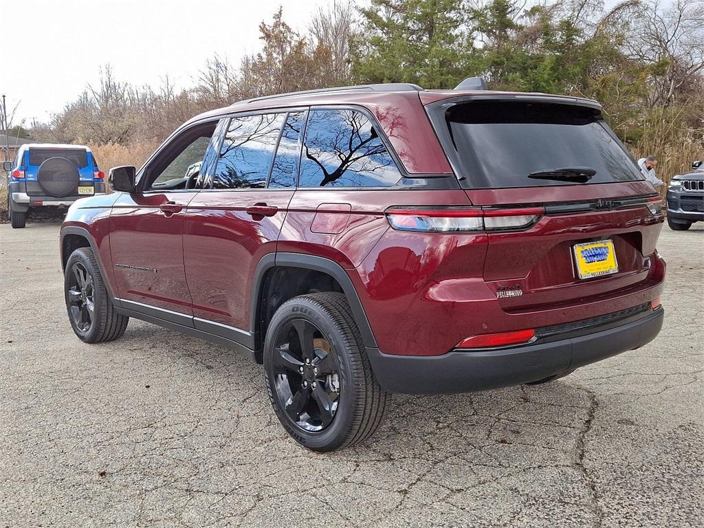 new 2025 Jeep Grand Cherokee car, priced at $48,175
