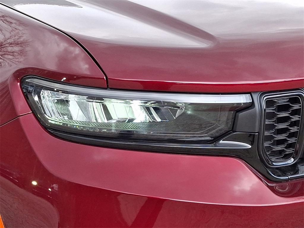 new 2025 Jeep Grand Cherokee car, priced at $48,175