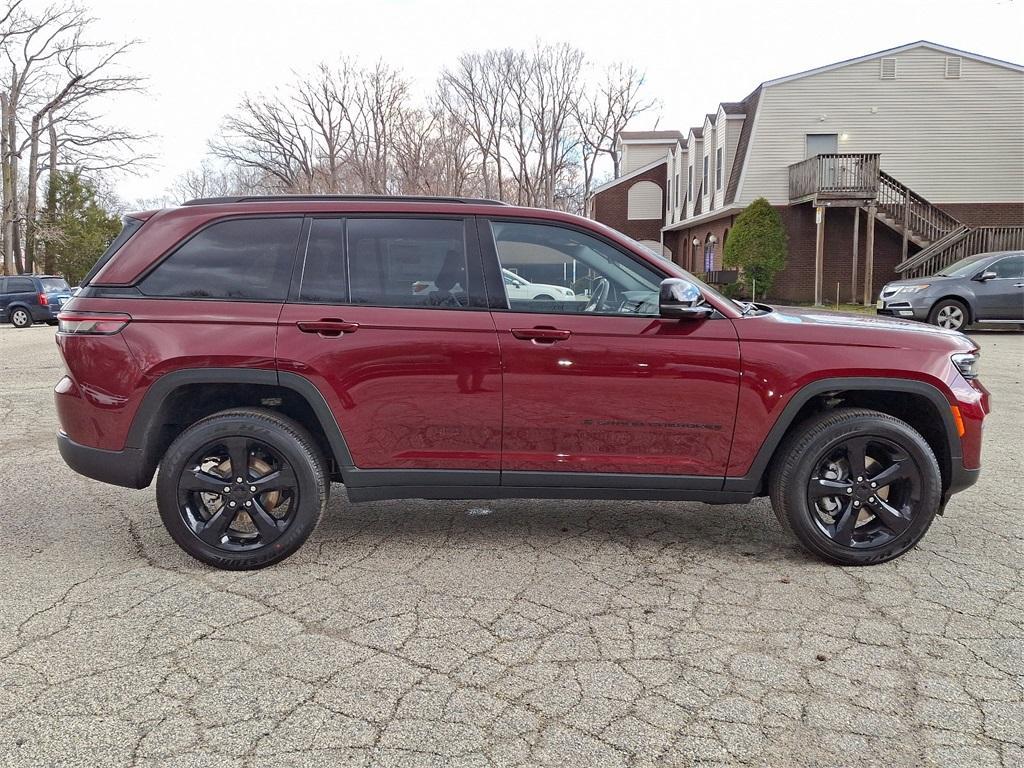 new 2025 Jeep Grand Cherokee car, priced at $48,175