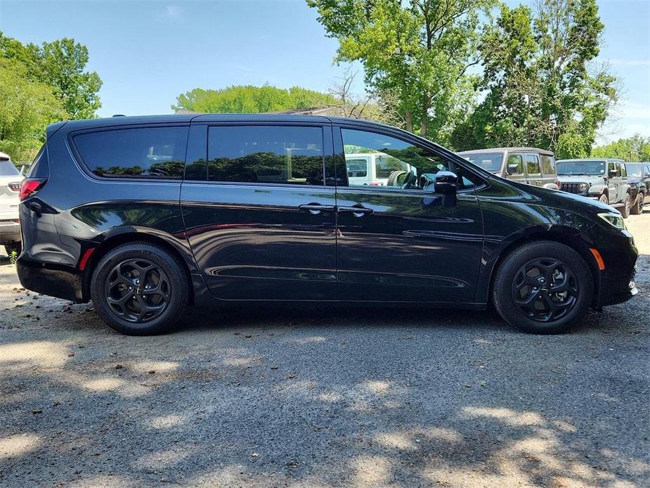 new 2023 Chrysler Pacifica Hybrid car, priced at $43,500