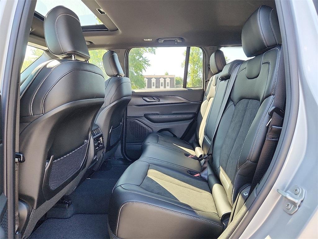 new 2025 Jeep Grand Cherokee car, priced at $46,730