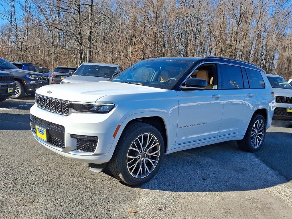 new 2025 Jeep Grand Cherokee L car, priced at $70,605