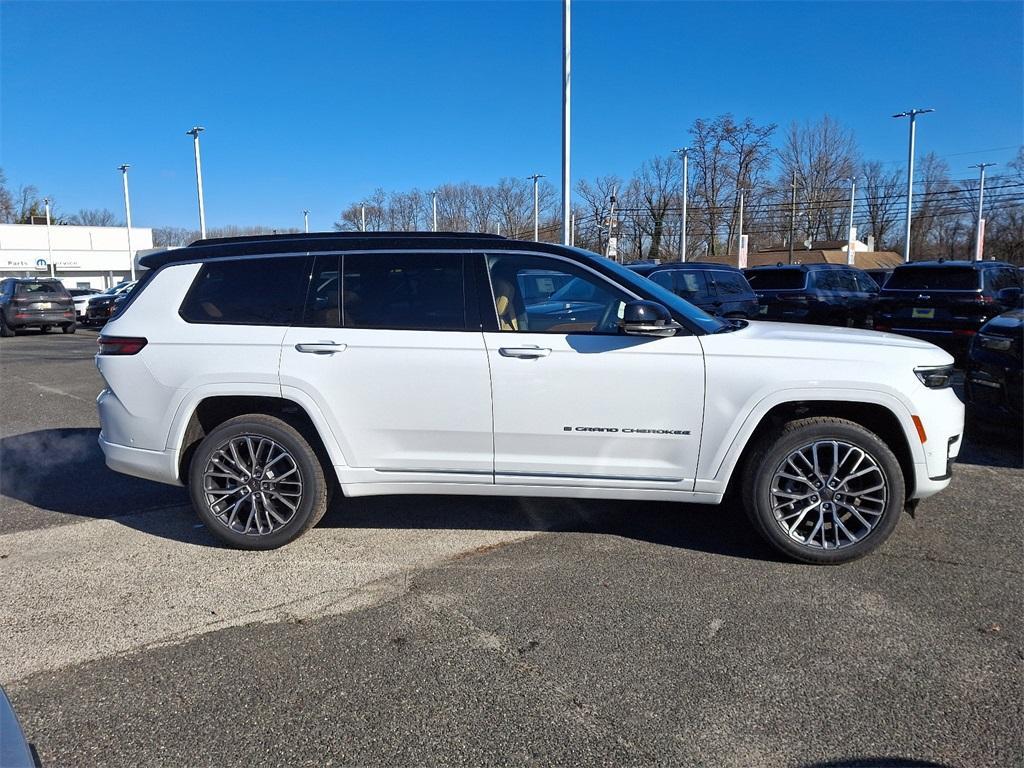 new 2025 Jeep Grand Cherokee L car, priced at $70,605