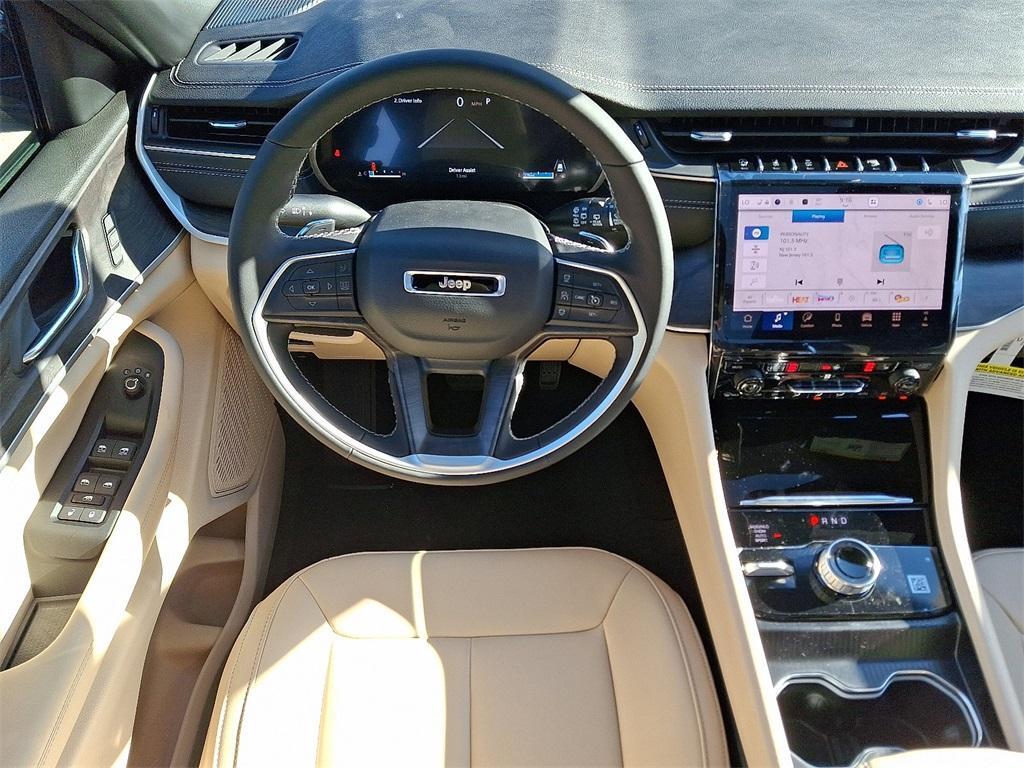 new 2025 Jeep Grand Cherokee car, priced at $49,415