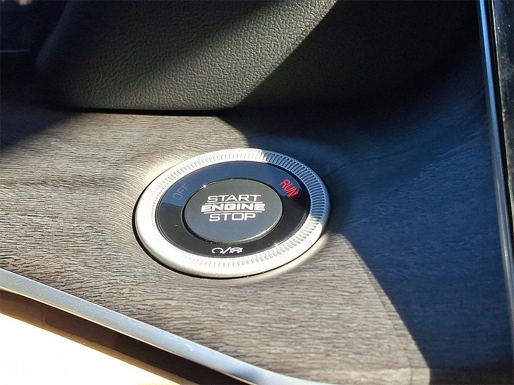 new 2025 Jeep Grand Cherokee car, priced at $49,415