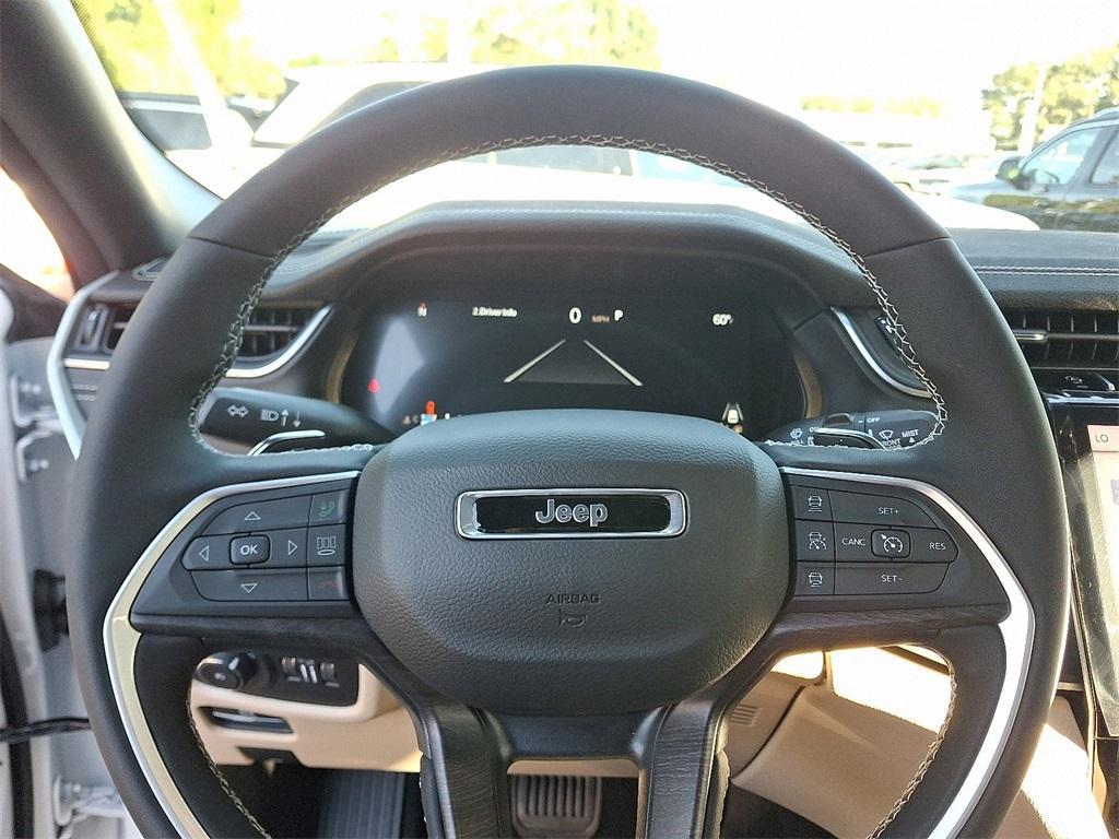 new 2025 Jeep Grand Cherokee car, priced at $49,415