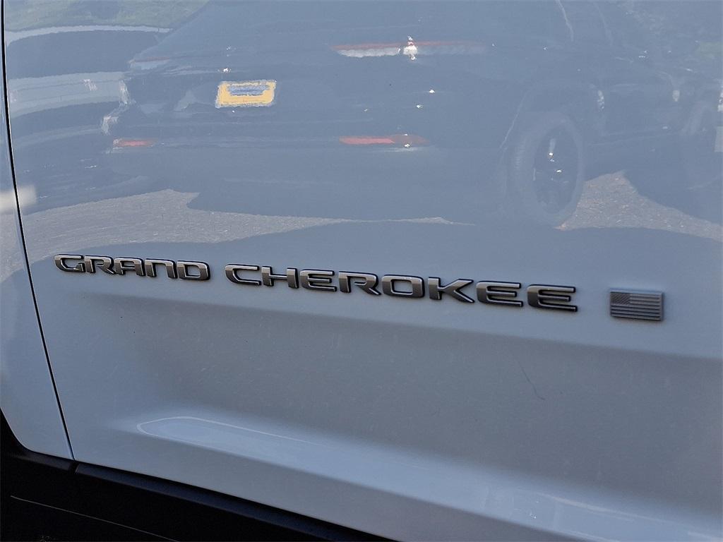 new 2025 Jeep Grand Cherokee car, priced at $49,415