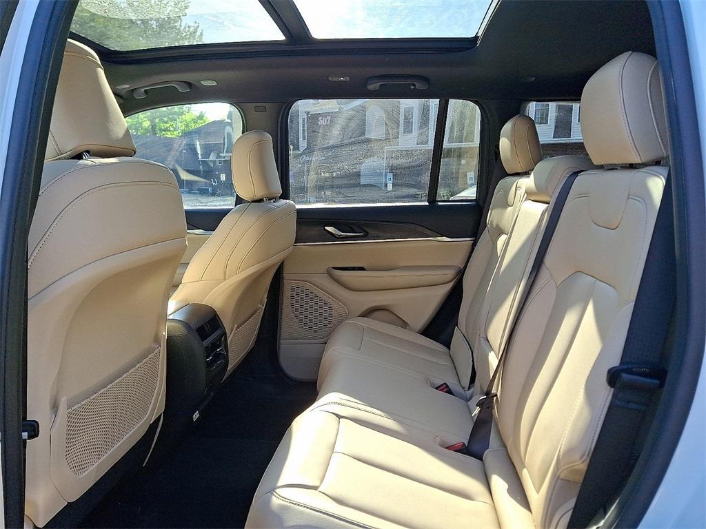 new 2025 Jeep Grand Cherokee car, priced at $49,415