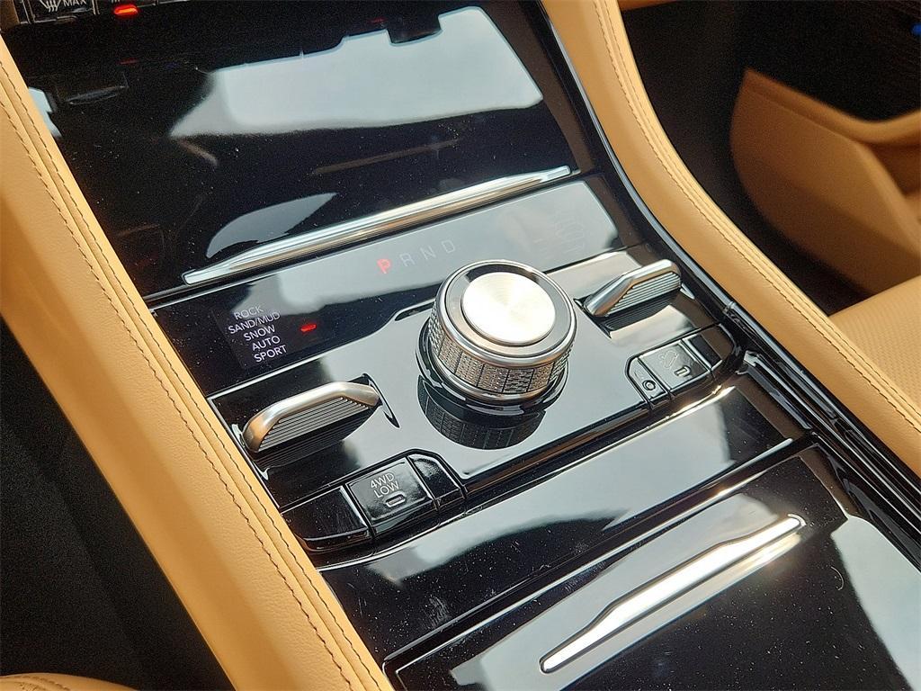 new 2025 Jeep Grand Cherokee car, priced at $65,940