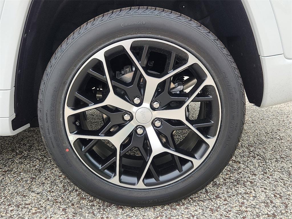 new 2025 Jeep Grand Cherokee car, priced at $65,940