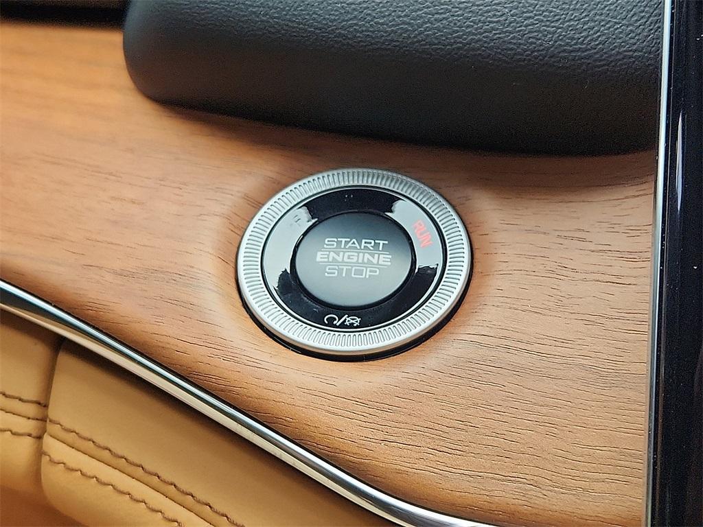 new 2025 Jeep Grand Cherokee car, priced at $65,940