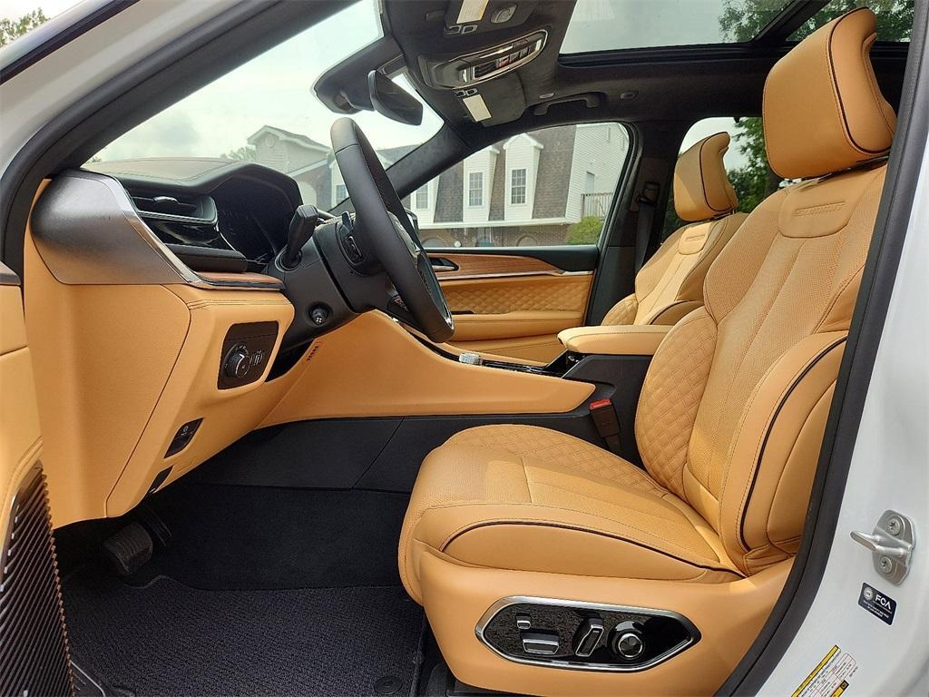 new 2025 Jeep Grand Cherokee car, priced at $65,940