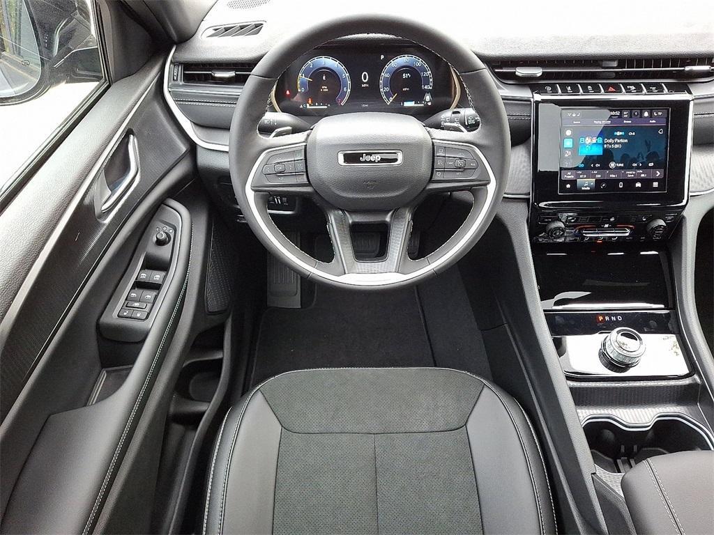 new 2025 Jeep Grand Cherokee car, priced at $48,375