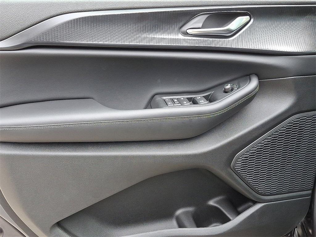 new 2025 Jeep Grand Cherokee car, priced at $48,375