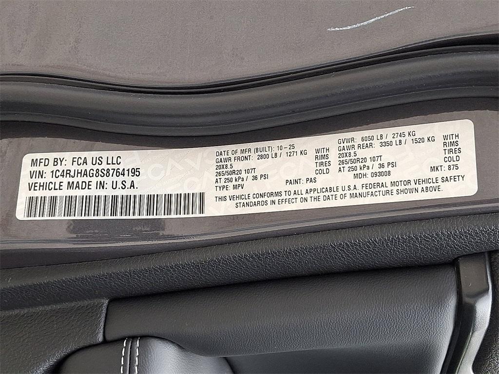 new 2025 Jeep Grand Cherokee car, priced at $48,375