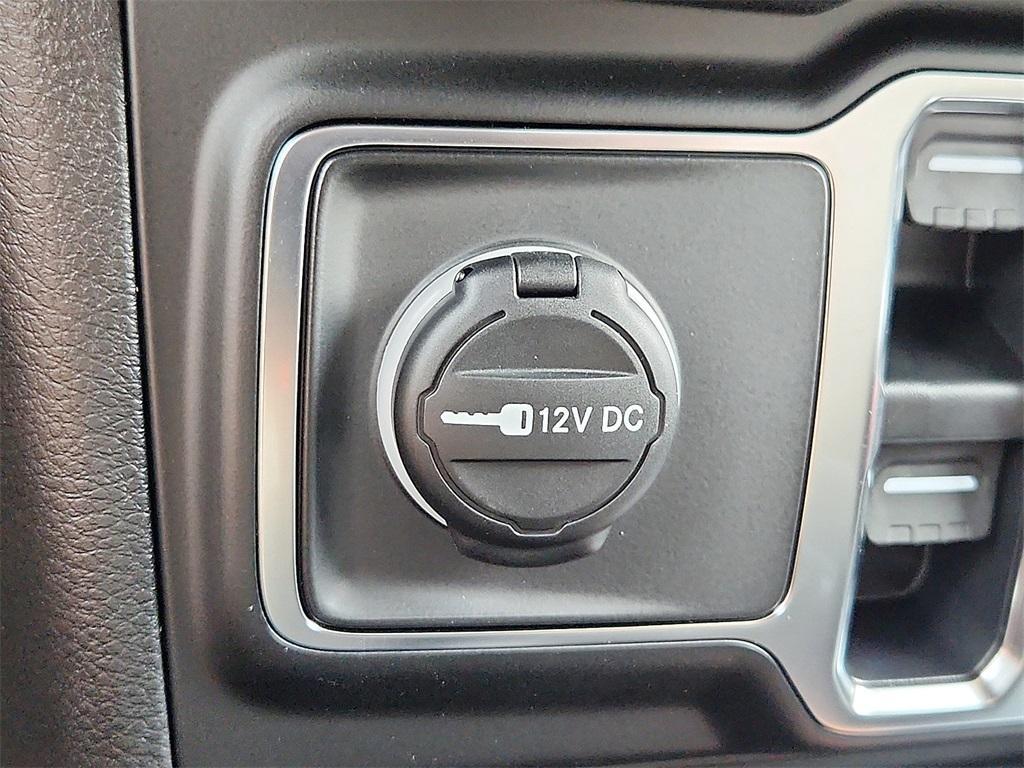 new 2025 Jeep Gladiator car, priced at $51,425