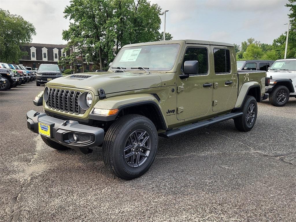 new 2025 Jeep Gladiator car, priced at $51,425
