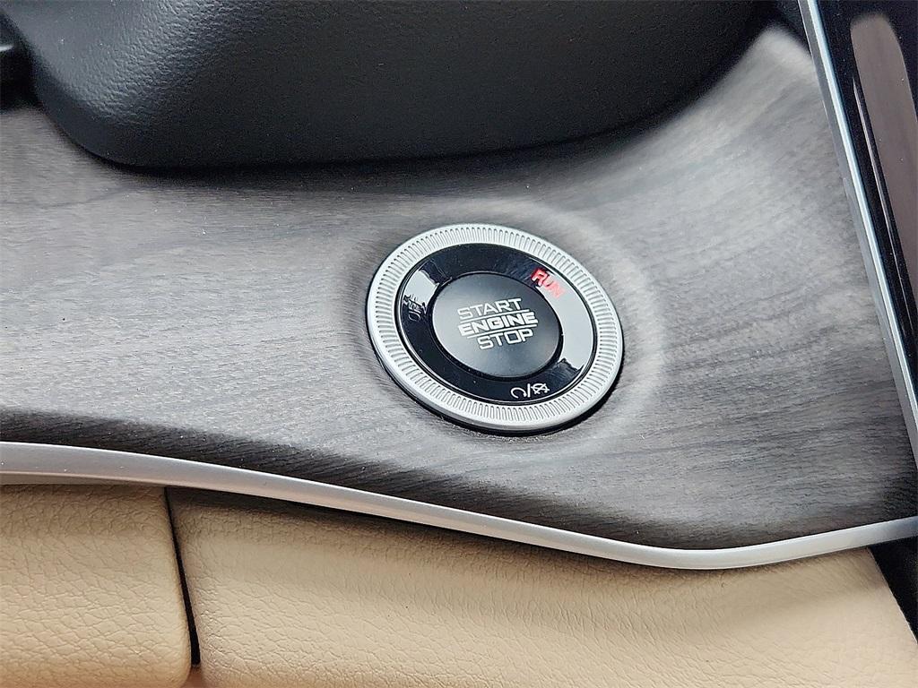 new 2025 Jeep Grand Cherokee car, priced at $49,415