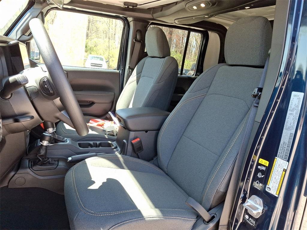new 2025 Jeep Gladiator car, priced at $46,335