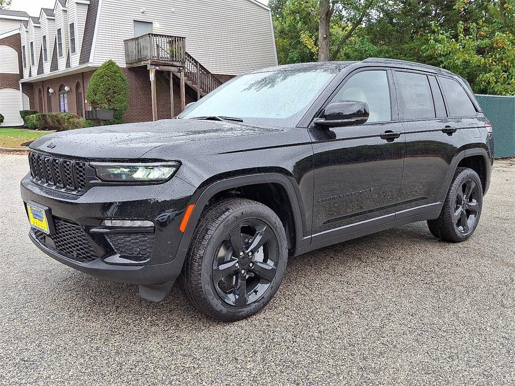 new 2025 Jeep Grand Cherokee car, priced at $55,660