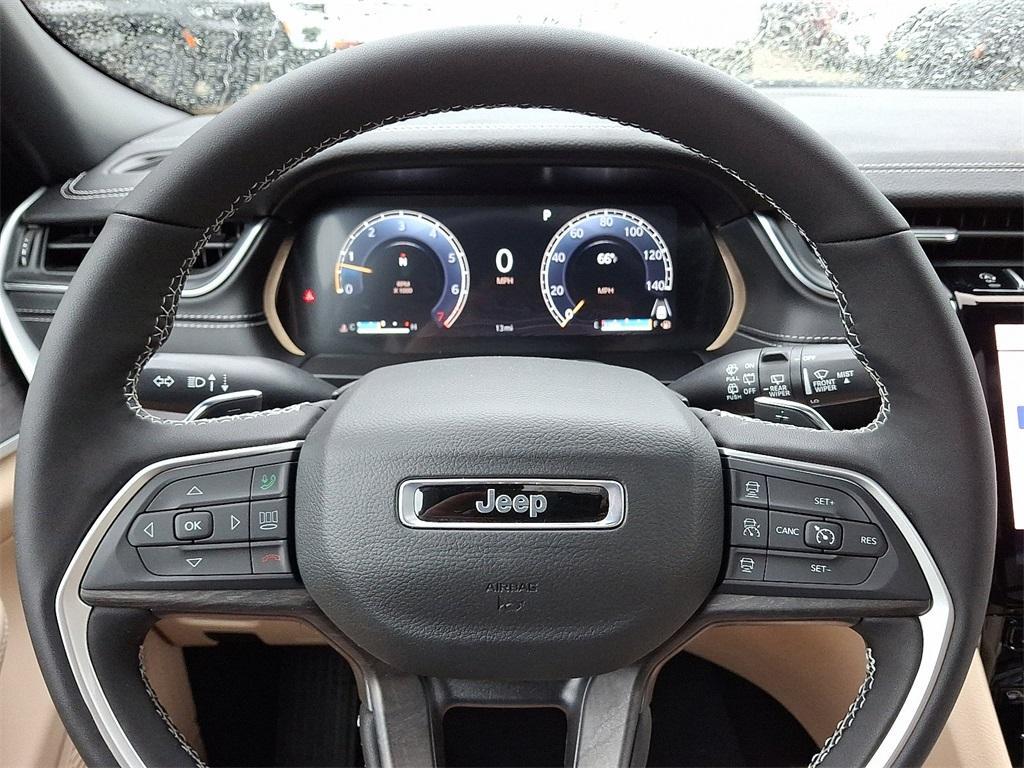 new 2025 Jeep Grand Cherokee car, priced at $55,660