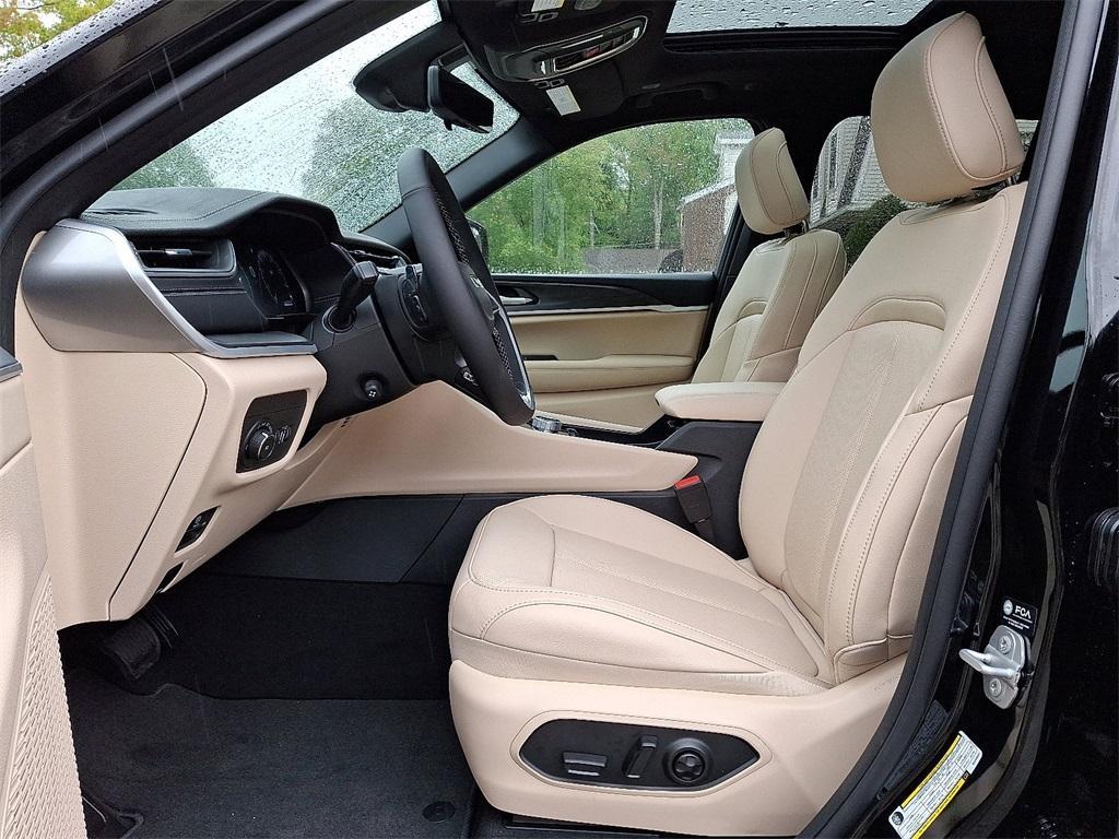 new 2025 Jeep Grand Cherokee car, priced at $55,660