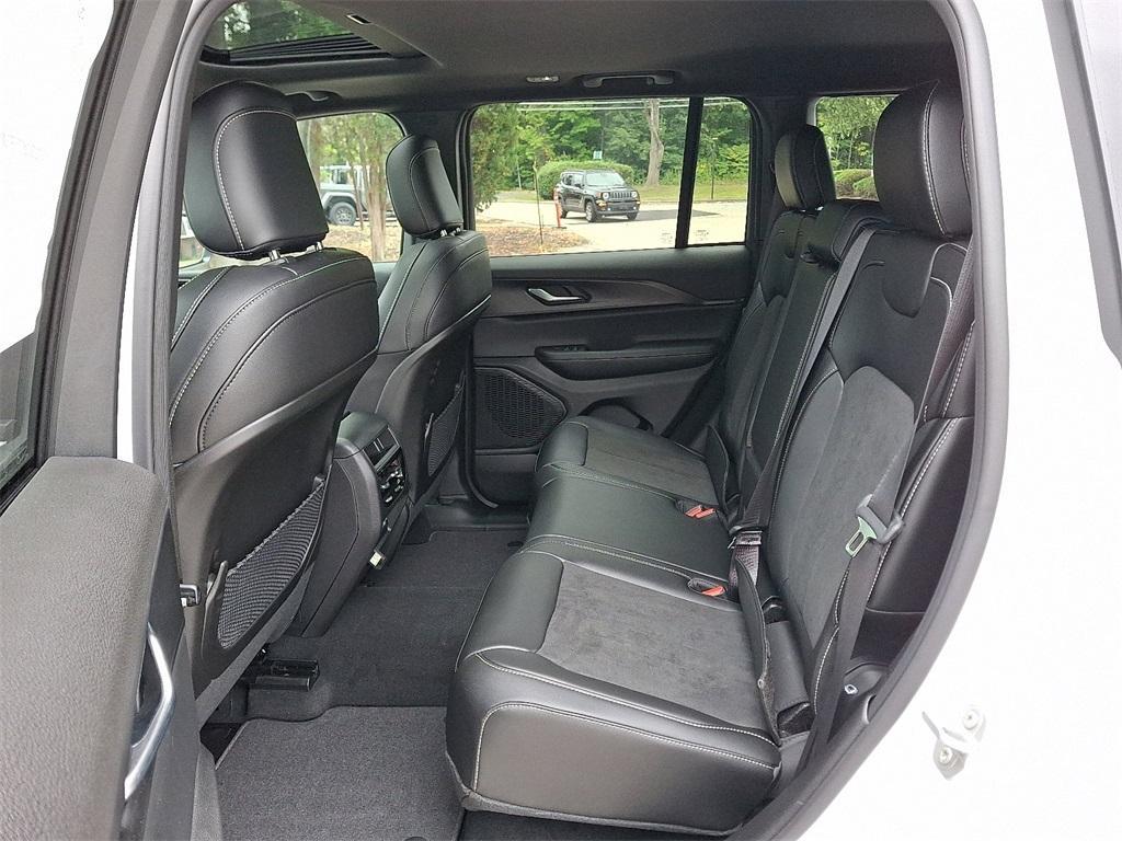 new 2025 Jeep Grand Cherokee car, priced at $46,135