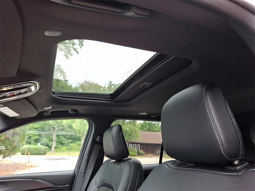 new 2025 Jeep Grand Cherokee car, priced at $46,135