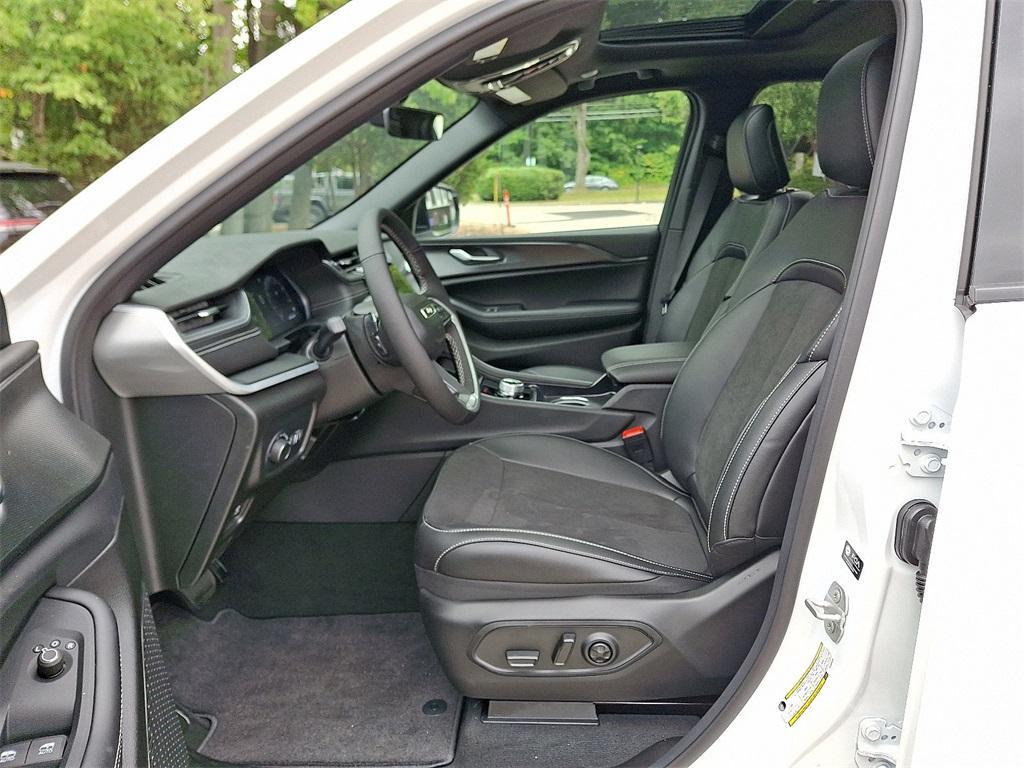 new 2025 Jeep Grand Cherokee car, priced at $46,135