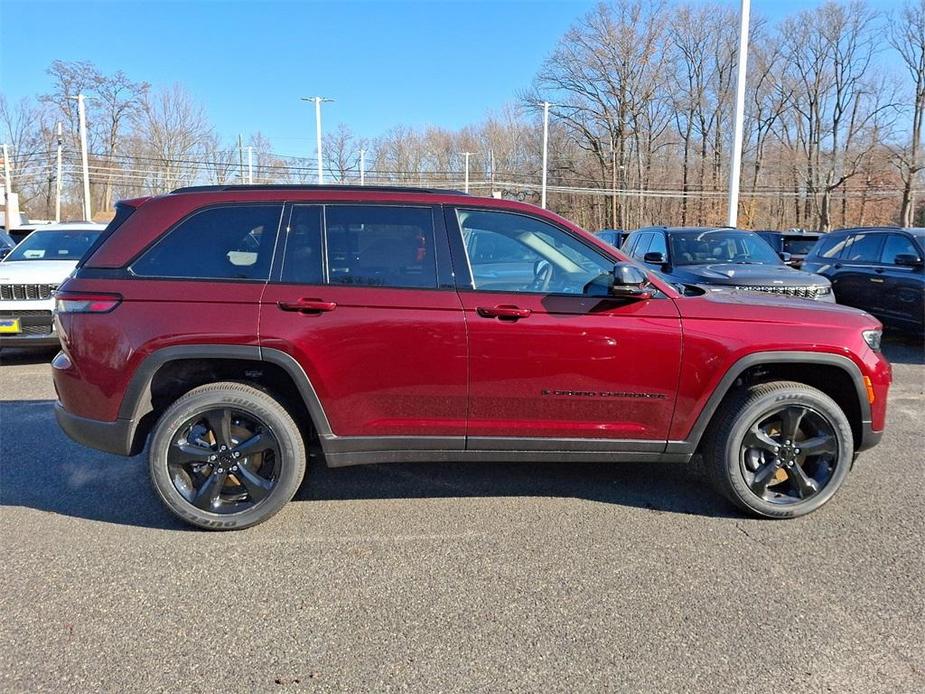 new 2025 Jeep Grand Cherokee car, priced at $48,175