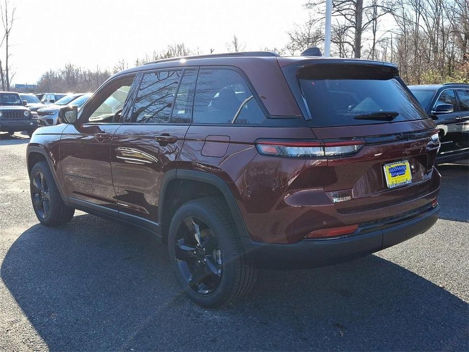 new 2025 Jeep Grand Cherokee car, priced at $48,175