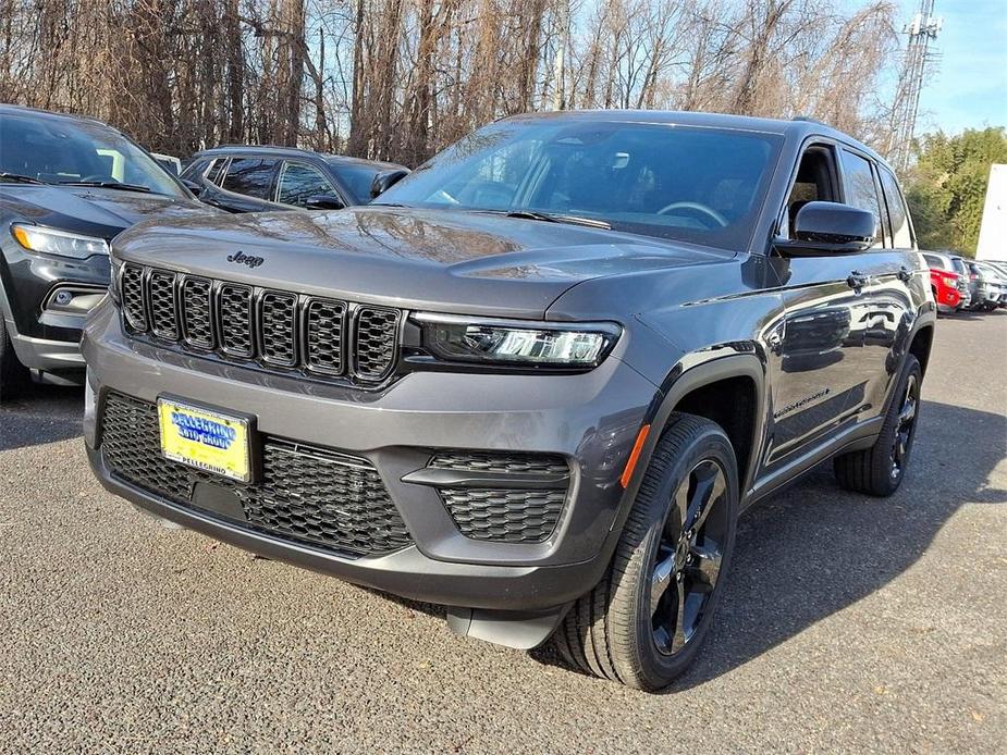 new 2025 Jeep Grand Cherokee car, priced at $48,175