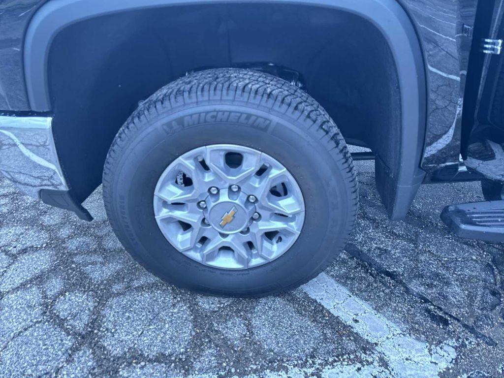 used 2025 Chevrolet Silverado 3500 car, priced at $61,995