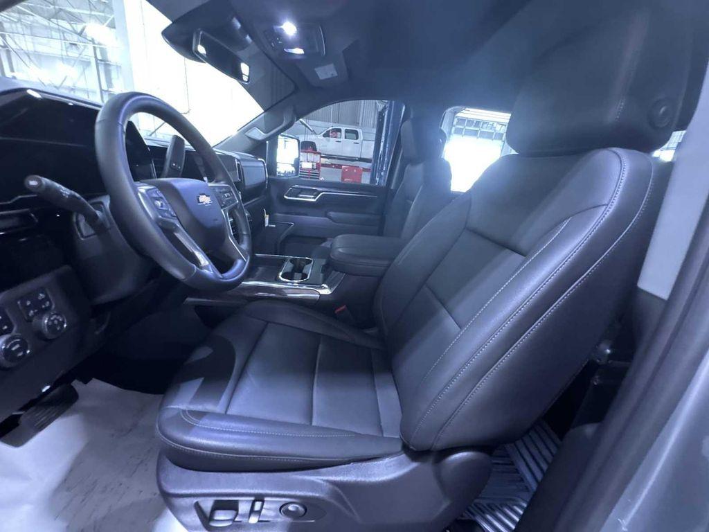 used 2025 Chevrolet Silverado 3500 car, priced at $79,995