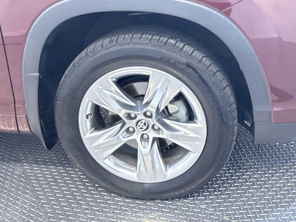 used 2018 Toyota Highlander car, priced at $24,980
