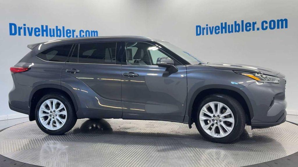 used 2020 Toyota Highlander car, priced at $35,995