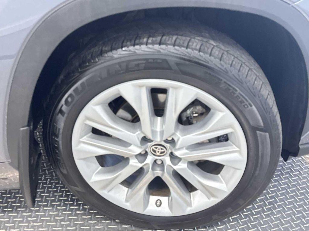used 2020 Toyota Highlander car, priced at $35,995