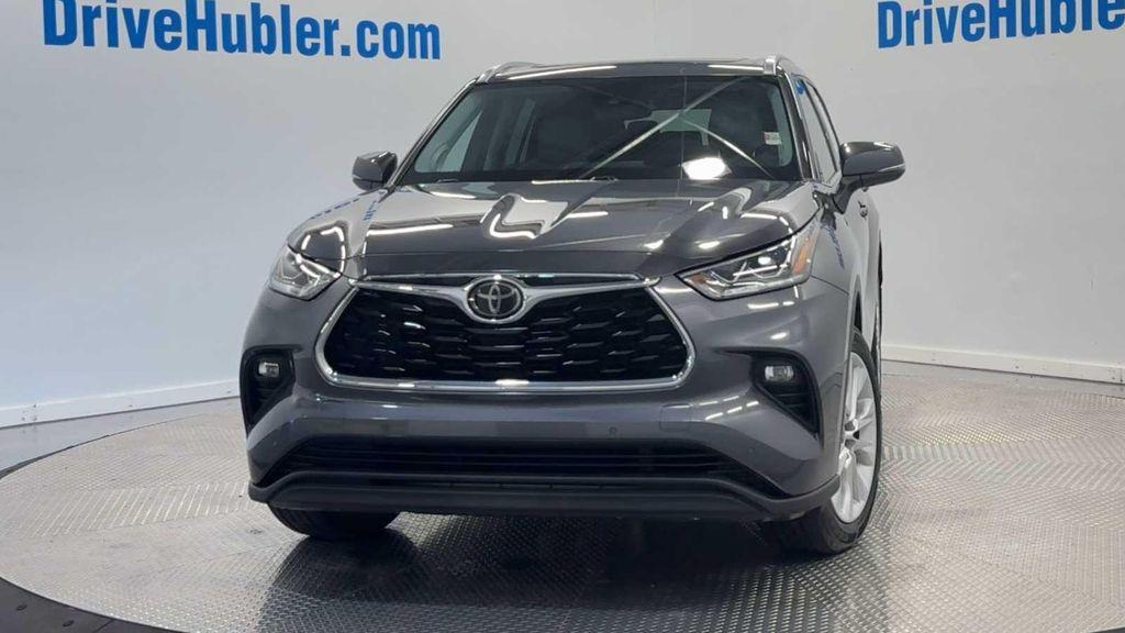 used 2020 Toyota Highlander car, priced at $35,995