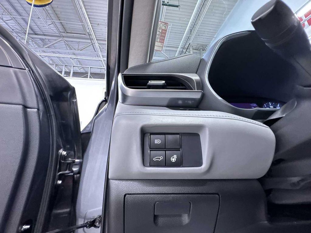 used 2020 Toyota Highlander car, priced at $35,995