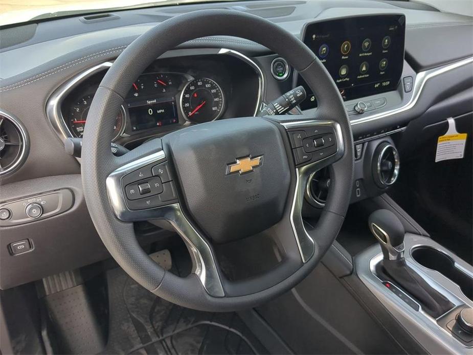 new 2025 Chevrolet Blazer car, priced at $33,040