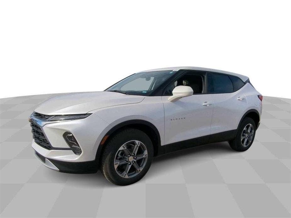 new 2025 Chevrolet Blazer car, priced at $33,040