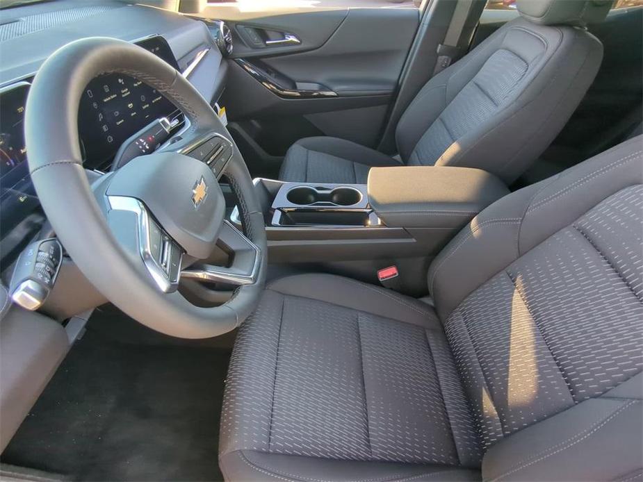 new 2025 Chevrolet Equinox car, priced at $27,353