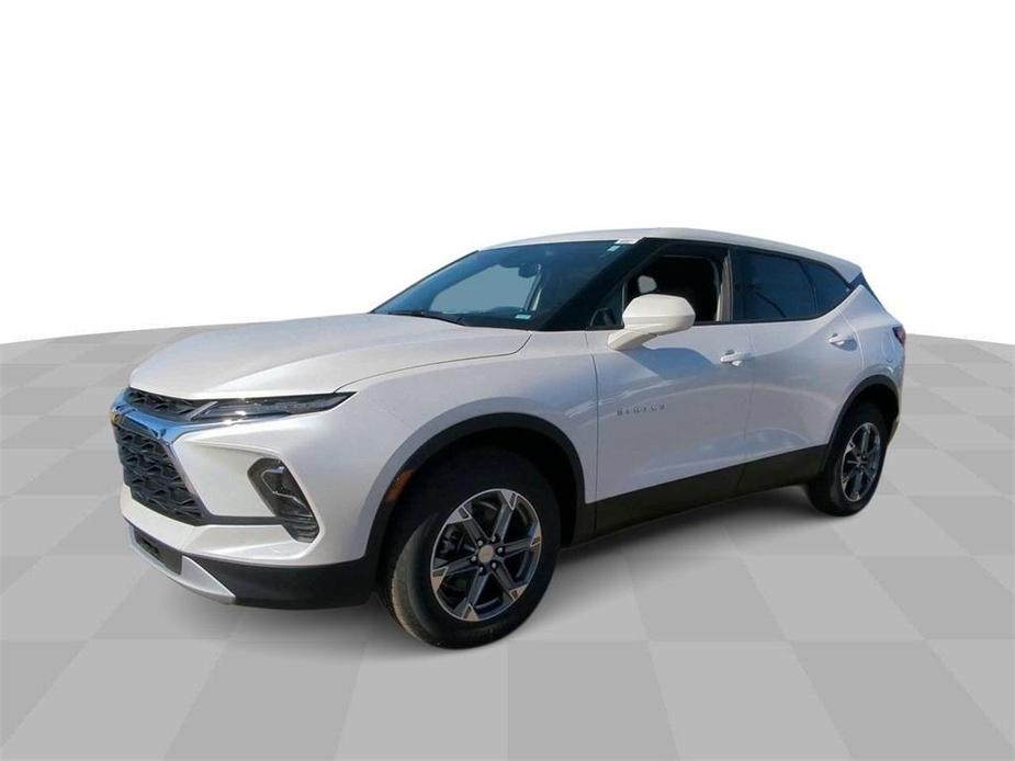 new 2025 Chevrolet Blazer car, priced at $33,040