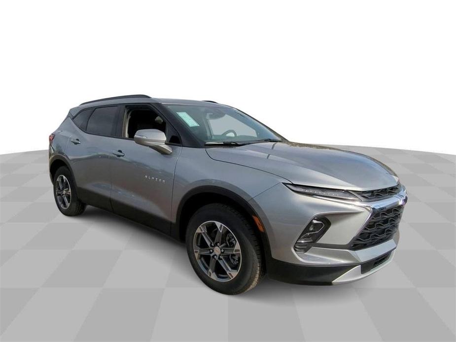 new 2025 Chevrolet Blazer car, priced at $37,678