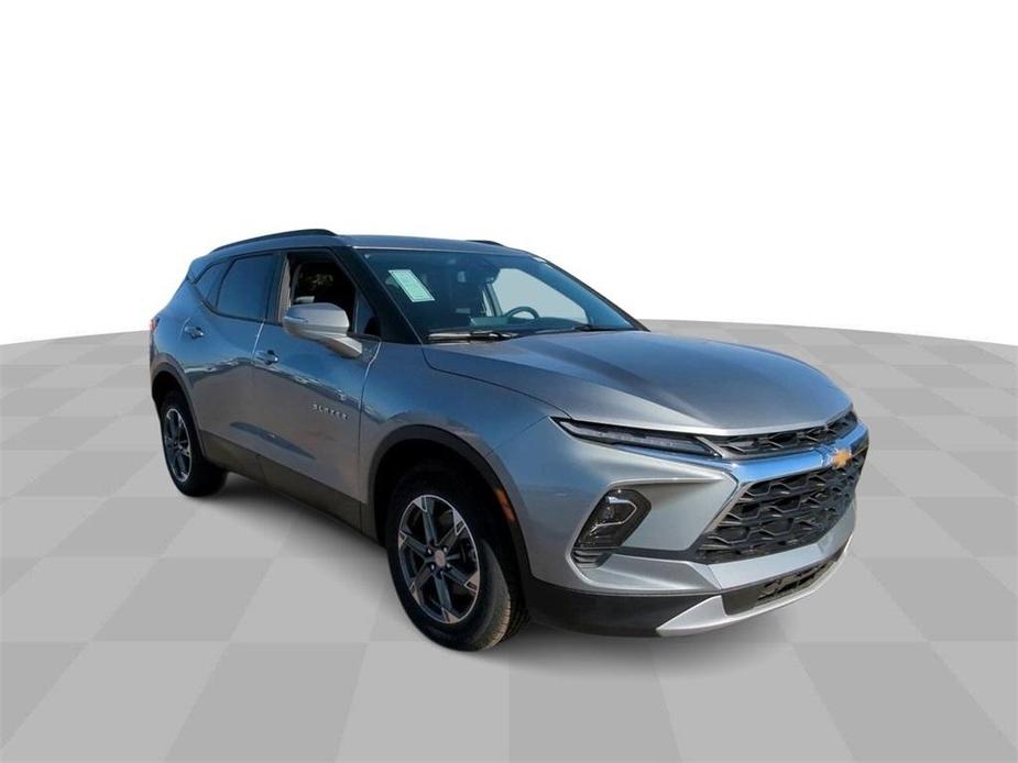 new 2025 Chevrolet Blazer car, priced at $38,565