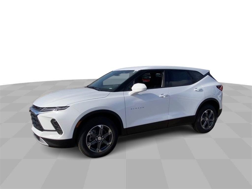 new 2025 Chevrolet Blazer car, priced at $31,670