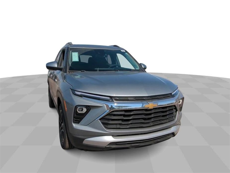 new 2025 Chevrolet TrailBlazer car, priced at $27,168