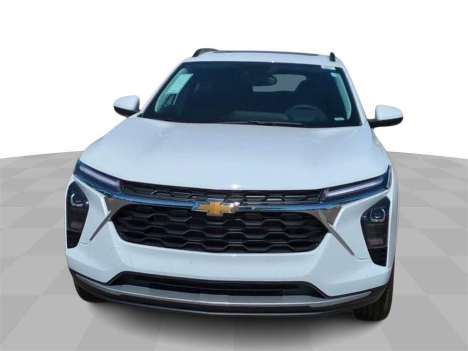 new 2025 Chevrolet Trax car, priced at $25,138